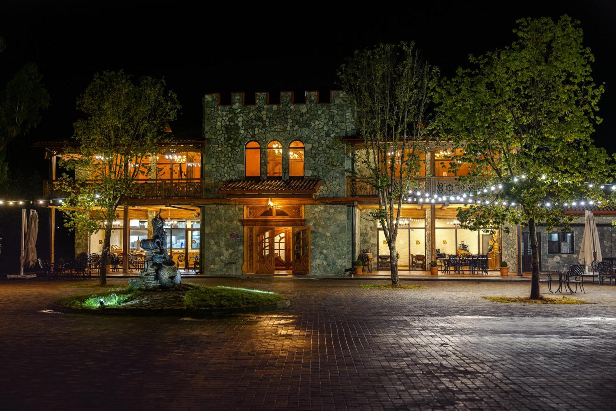 Hotel Chateau Kvirike Boboqvati Bagian luar foto