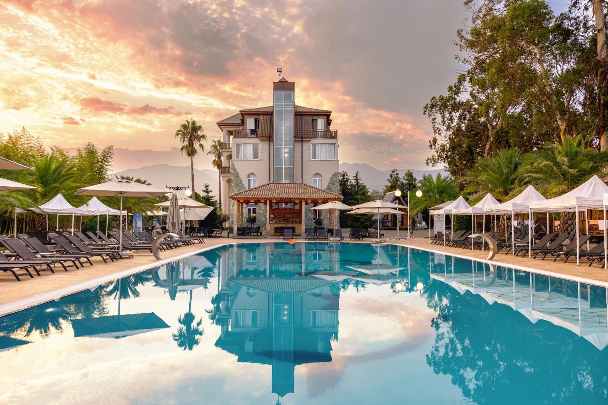 Hotel Chateau Kvirike Boboqvati Bagian luar foto