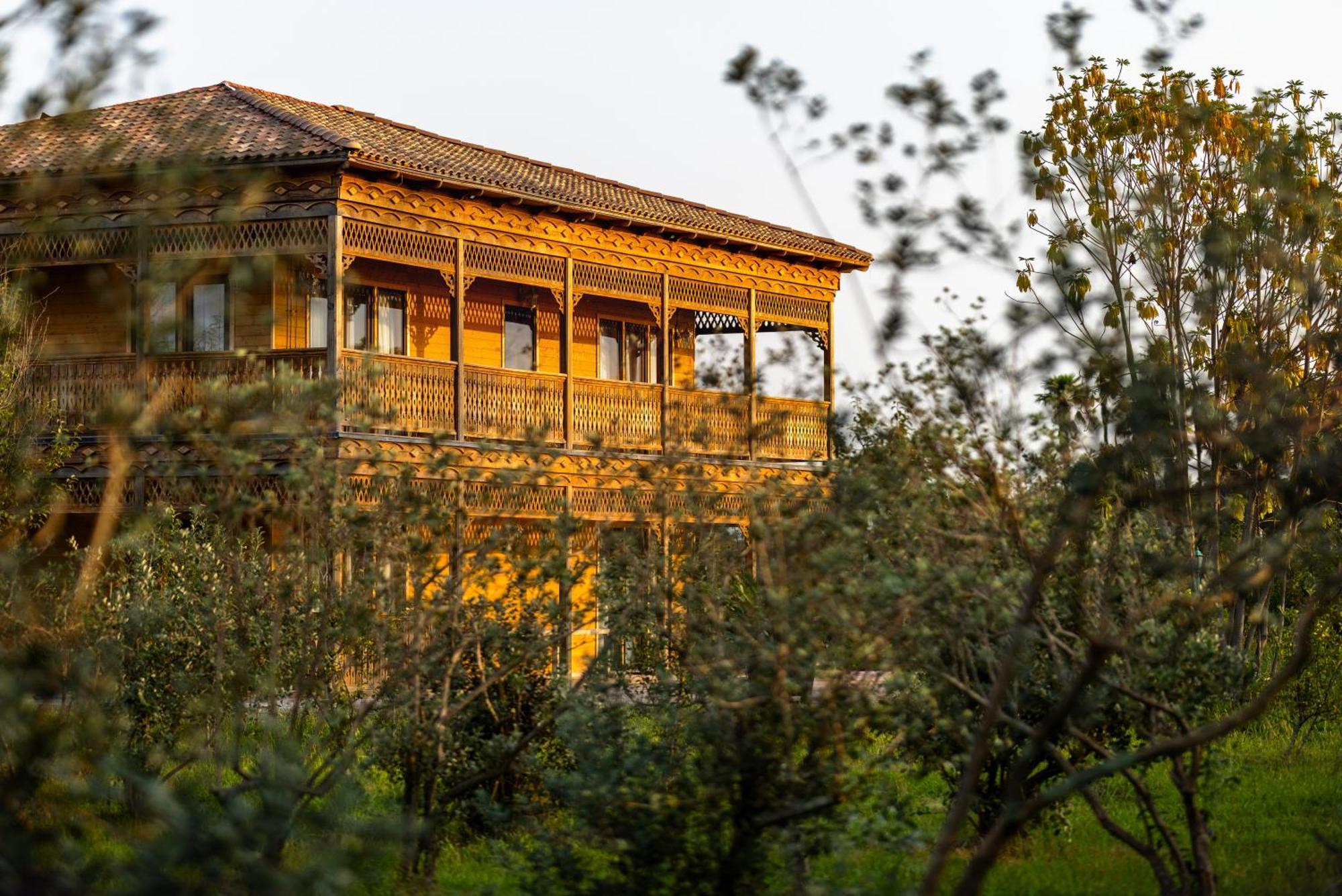 Hotel Chateau Kvirike Boboqvati Bagian luar foto