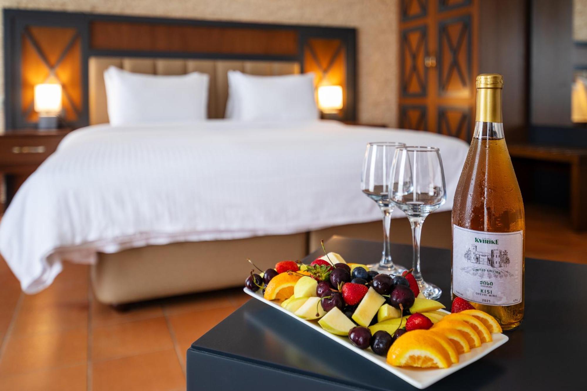 Hotel Chateau Kvirike Boboqvati Bagian luar foto