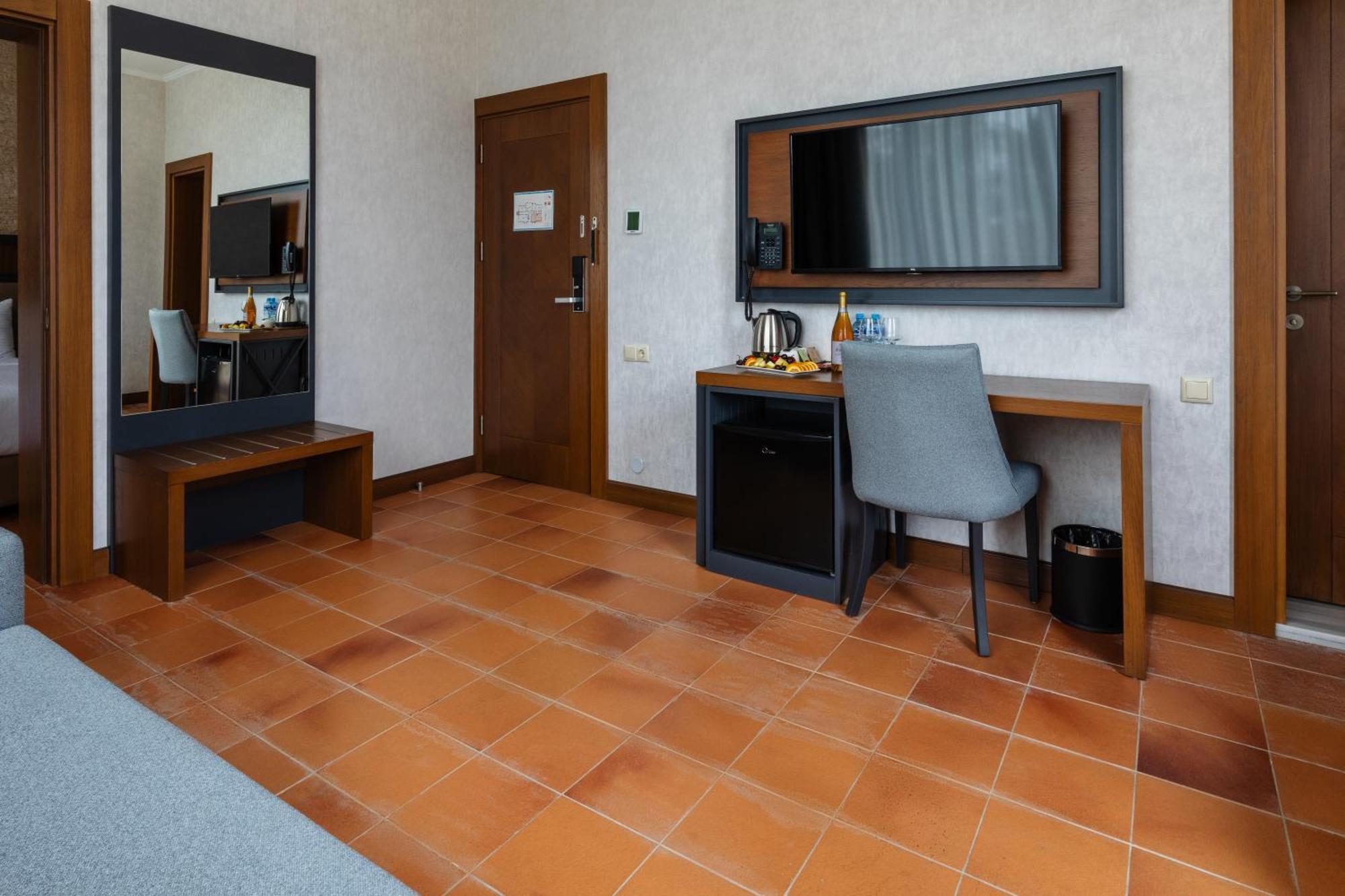 Hotel Chateau Kvirike Boboqvati Bagian luar foto