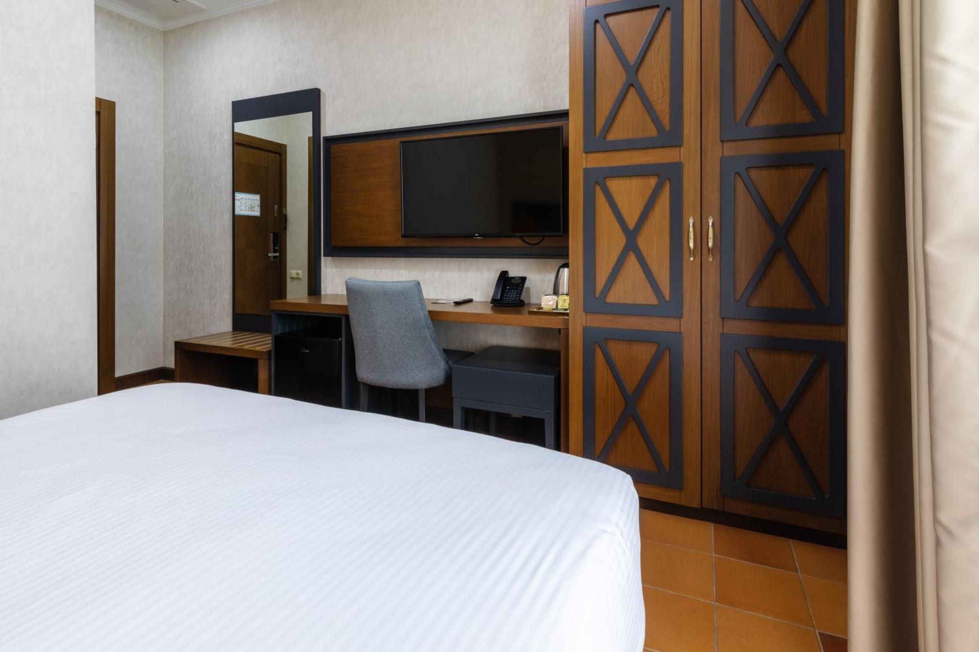 Hotel Chateau Kvirike Boboqvati Bagian luar foto