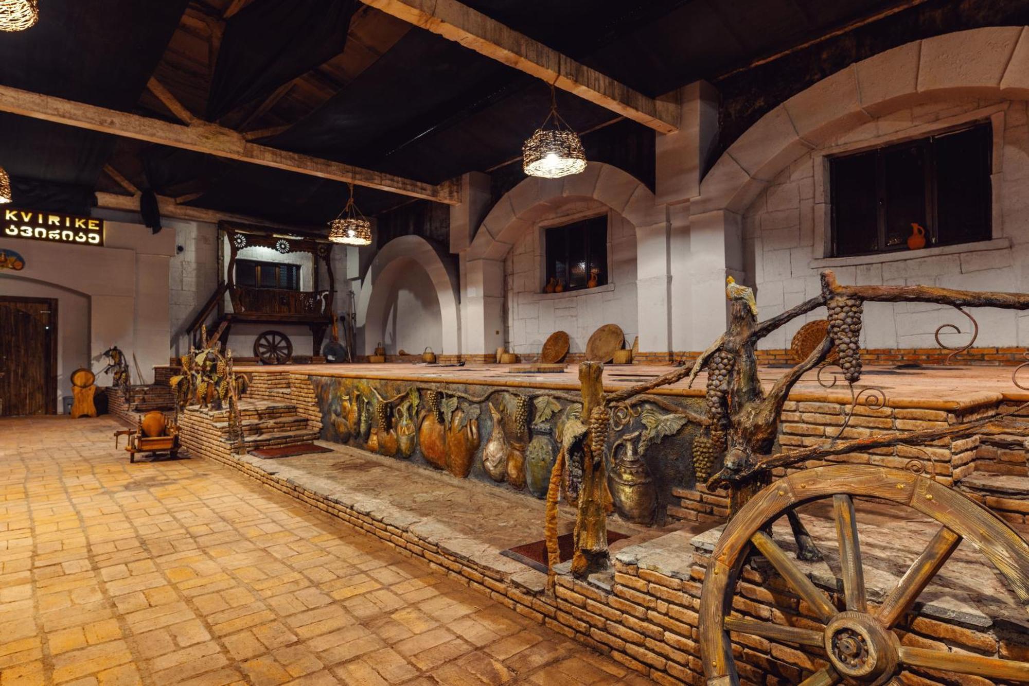Hotel Chateau Kvirike Boboqvati Bagian luar foto